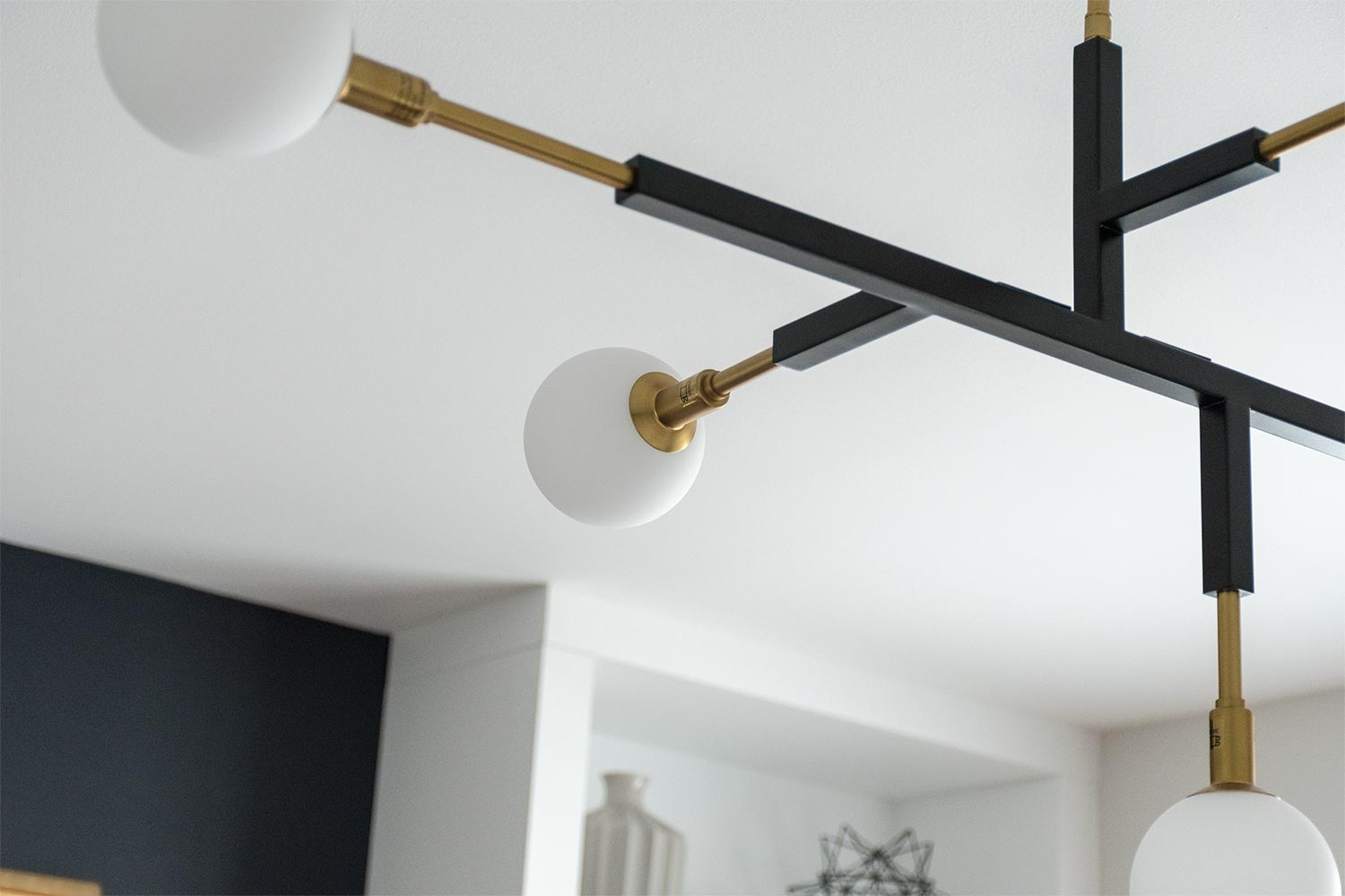 Luminaire noir et doré